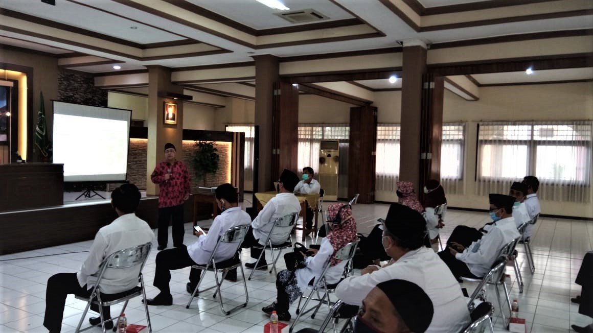 Dongkrak Motivasi ASN, Kapusdiklat Tenaga Administrasi Berikan Pembinaan di BDK Surabaya